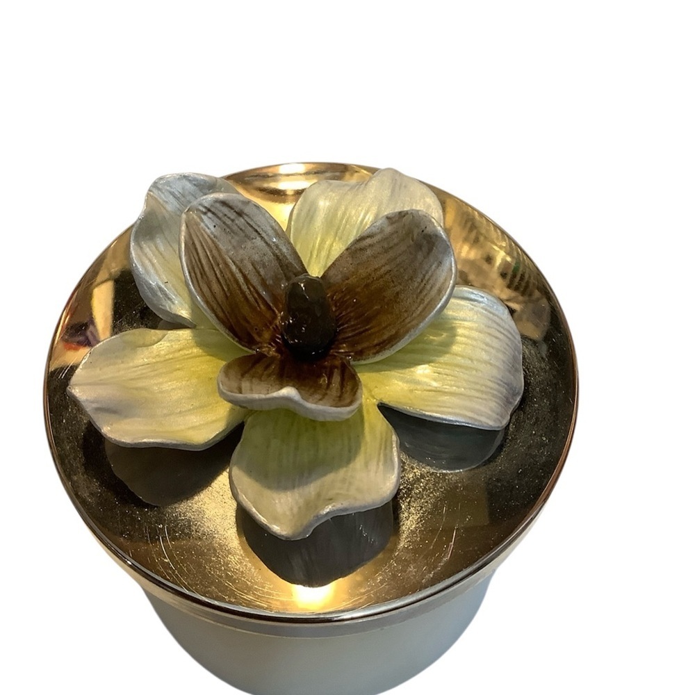 Michael Aram Magnolia Candle 13.5 ozs 3 Wick New Without Box - Picture 5 of 6